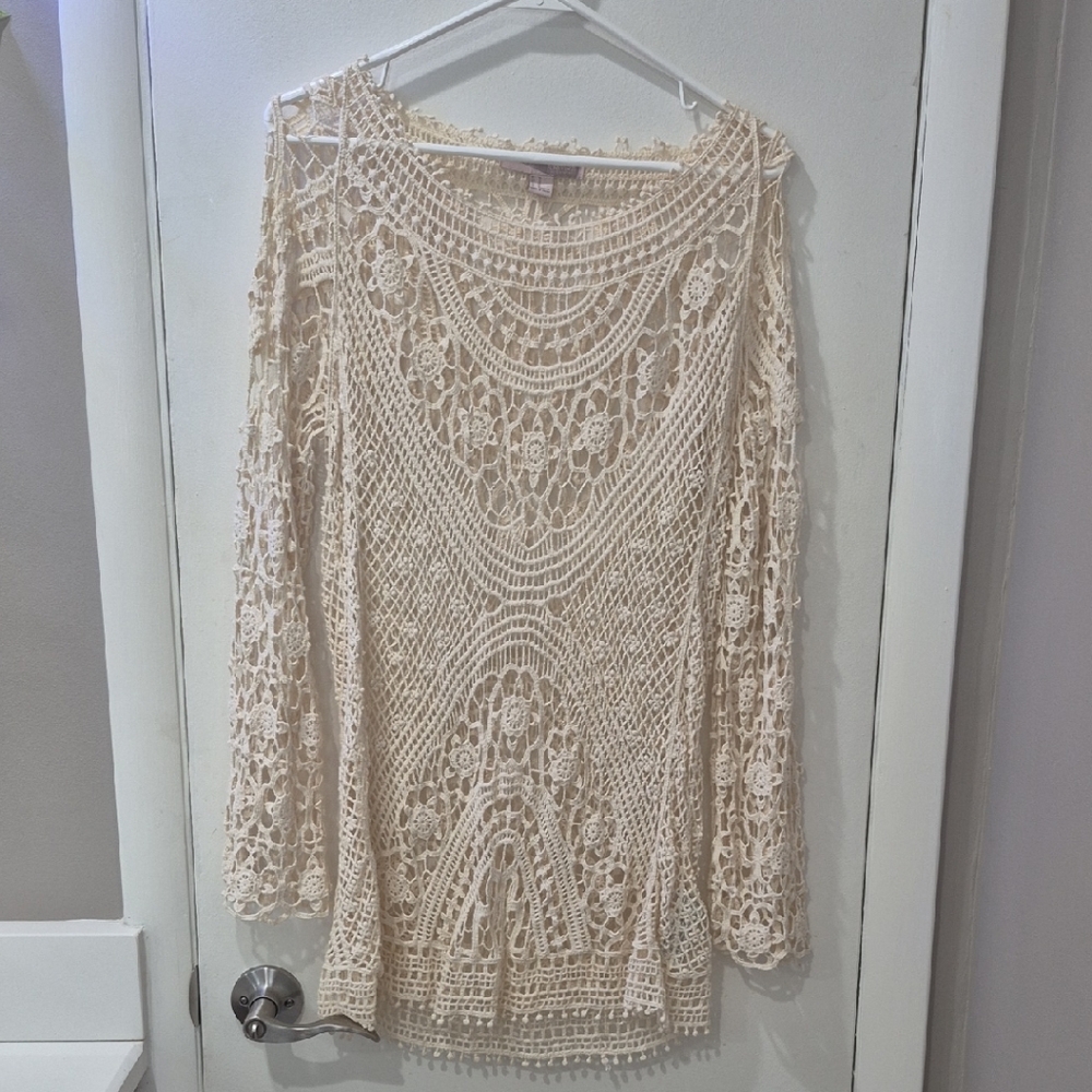 Forever 21 Cream Lace Blouse